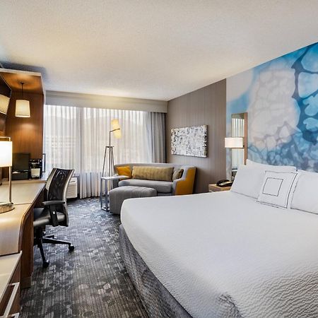 Courtyard By Marriott Riverside Ucr/Moreno Valley Area Екстериор снимка