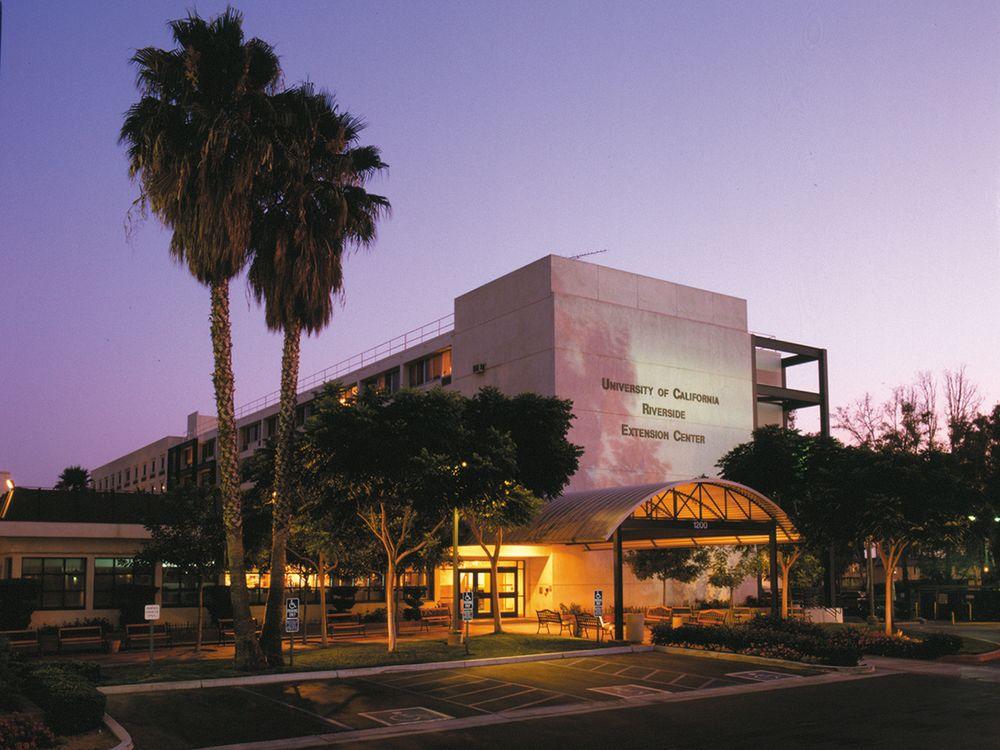 Courtyard By Marriott Riverside Ucr/Moreno Valley Area Екстериор снимка