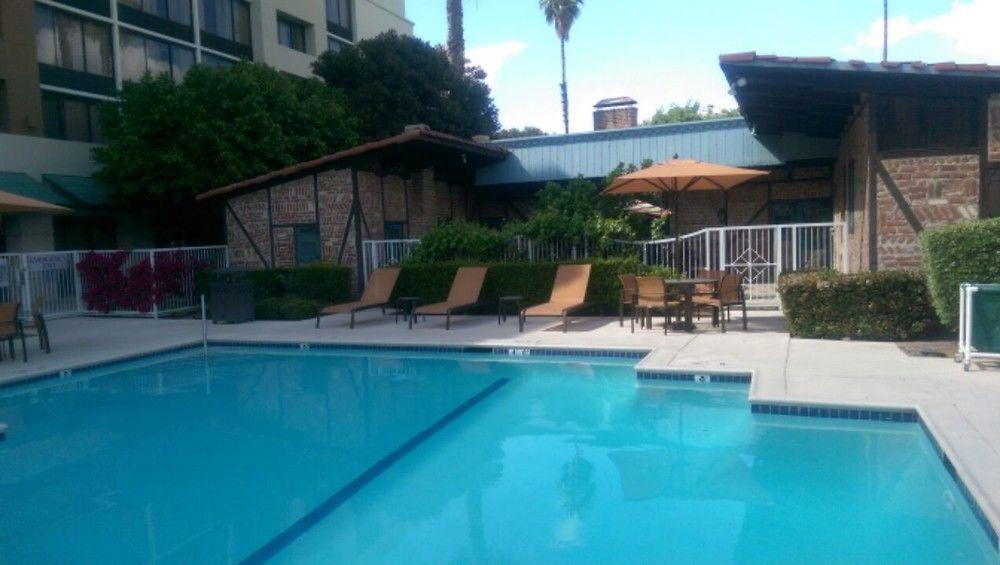 Courtyard By Marriott Riverside Ucr/Moreno Valley Area Екстериор снимка