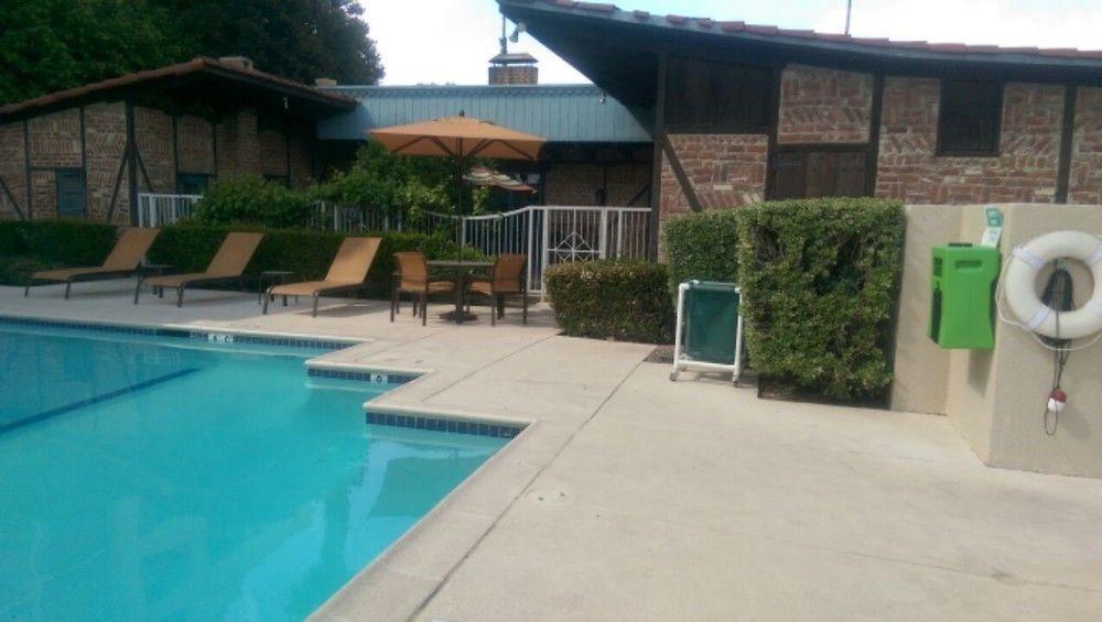 Courtyard By Marriott Riverside Ucr/Moreno Valley Area Екстериор снимка