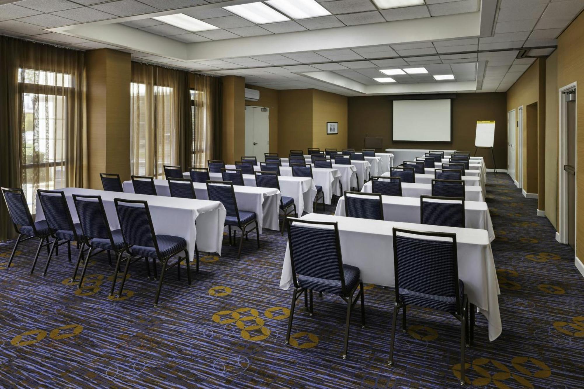Courtyard By Marriott Riverside Ucr/Moreno Valley Area Екстериор снимка