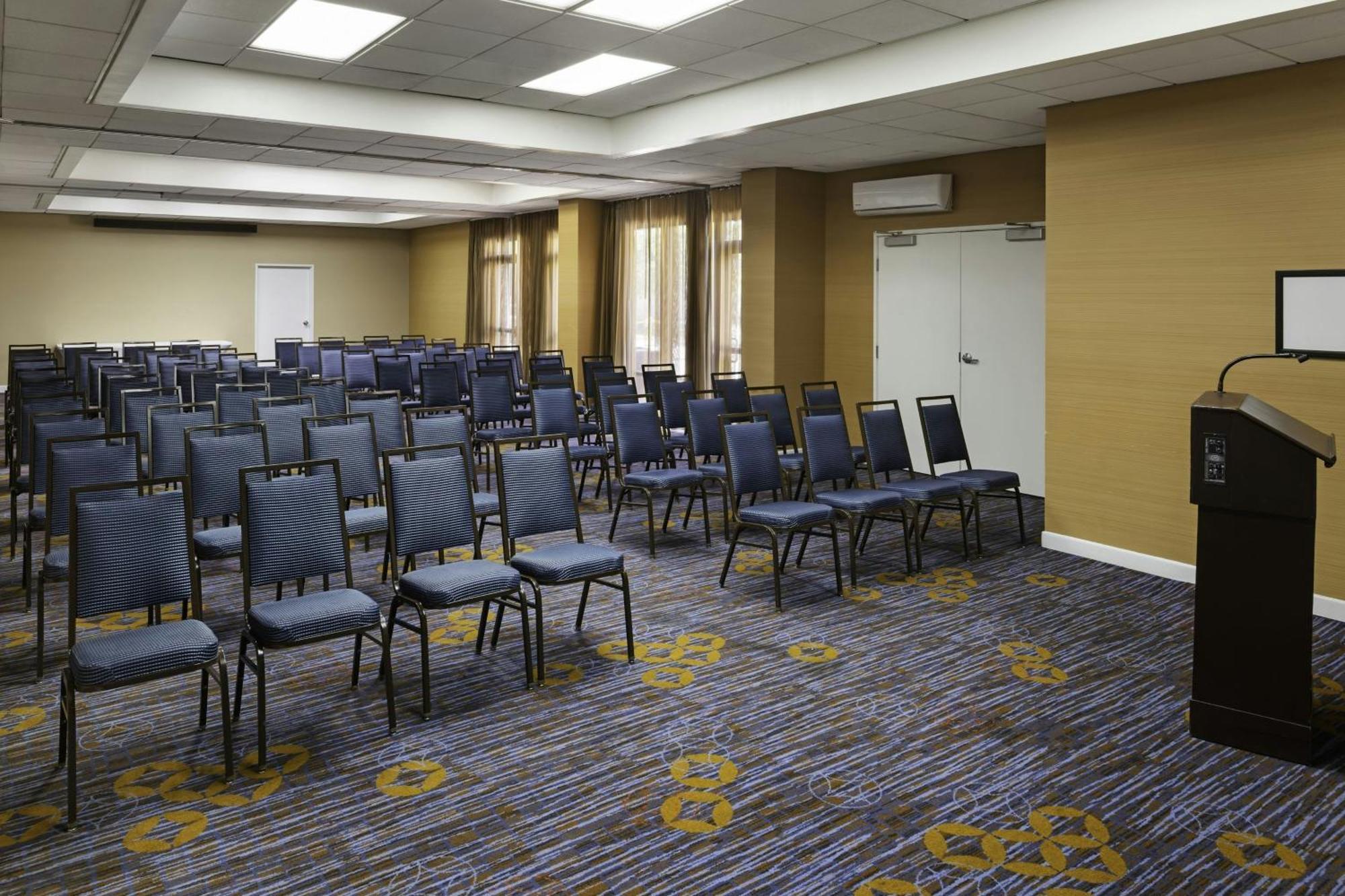 Courtyard By Marriott Riverside Ucr/Moreno Valley Area Екстериор снимка
