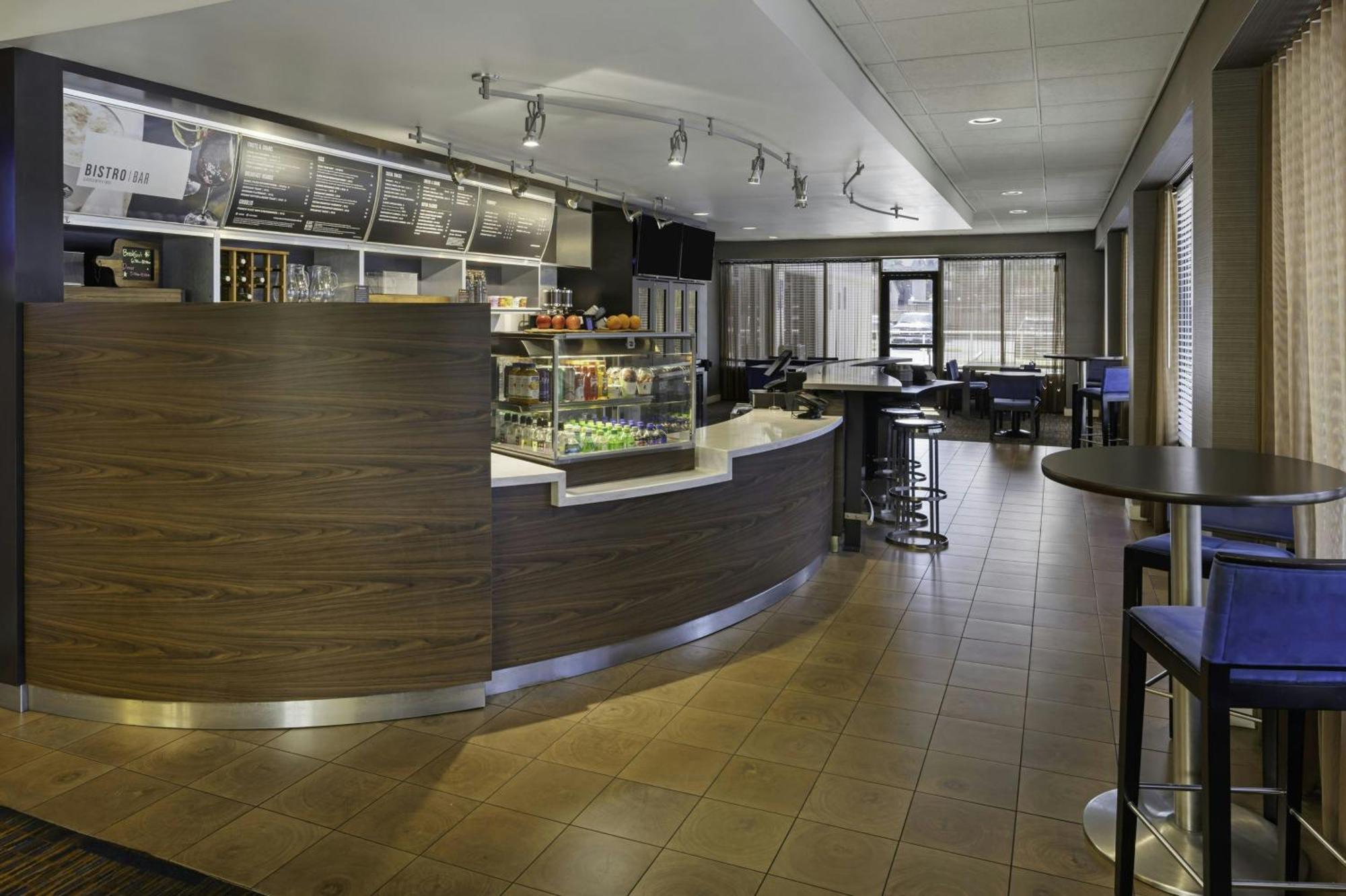 Courtyard By Marriott Riverside Ucr/Moreno Valley Area Екстериор снимка