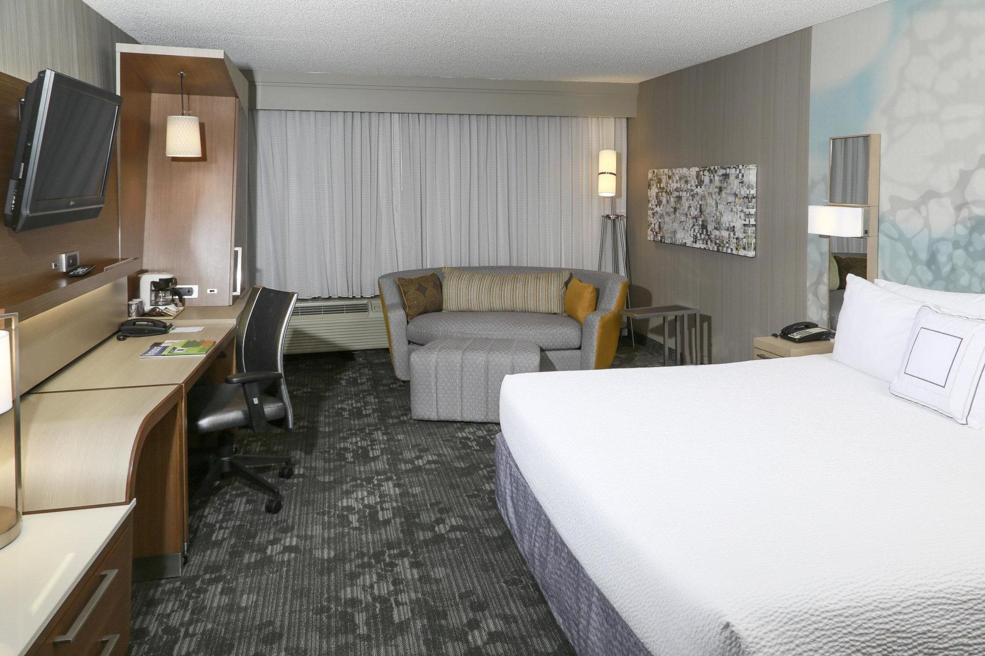 Courtyard By Marriott Riverside Ucr/Moreno Valley Area Екстериор снимка