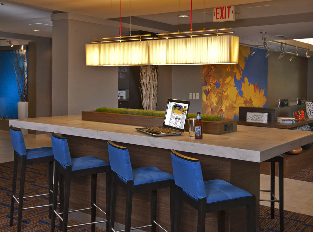 Courtyard By Marriott Riverside Ucr/Moreno Valley Area Екстериор снимка